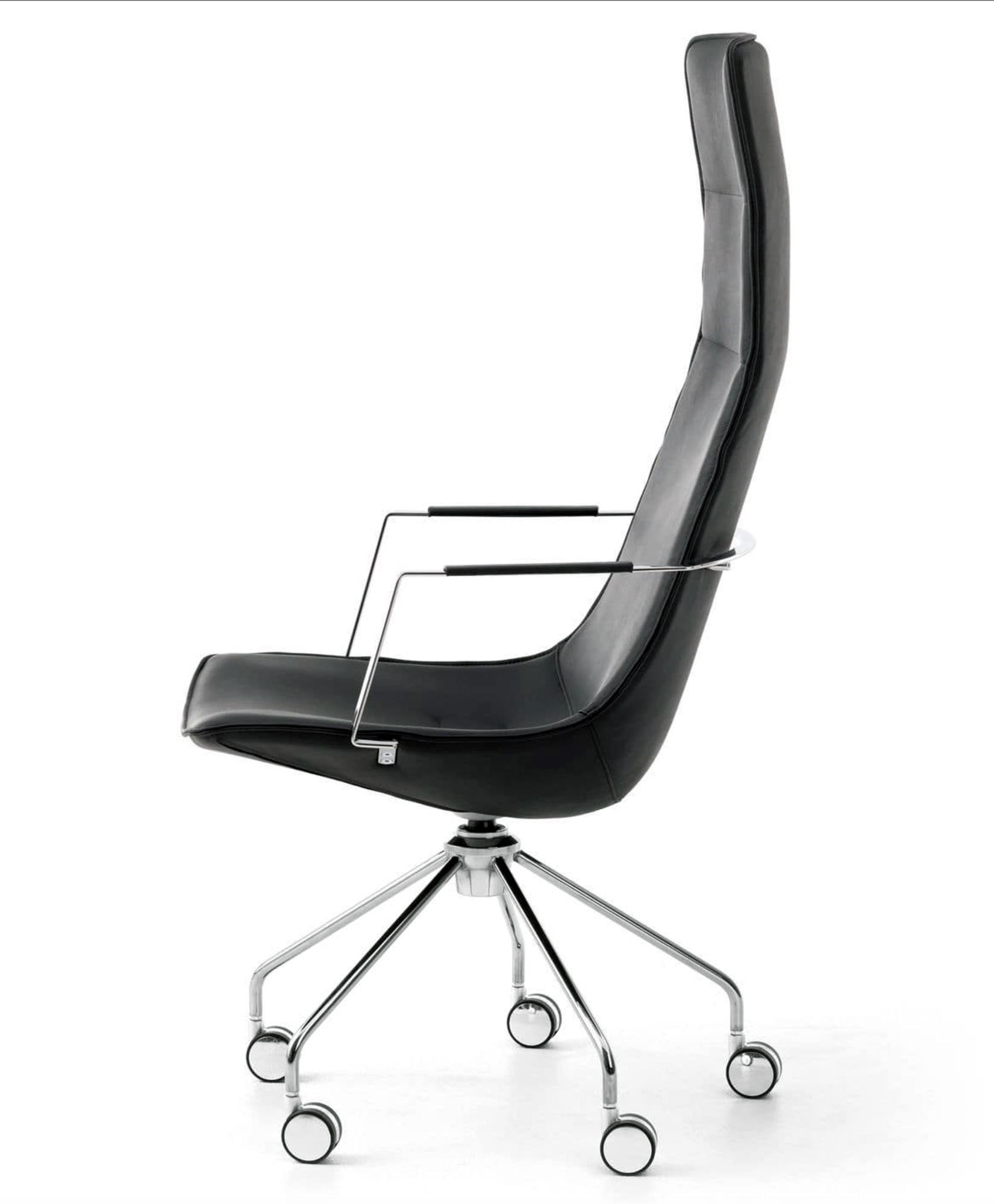 Leaning-Aspen-Chair-Black
