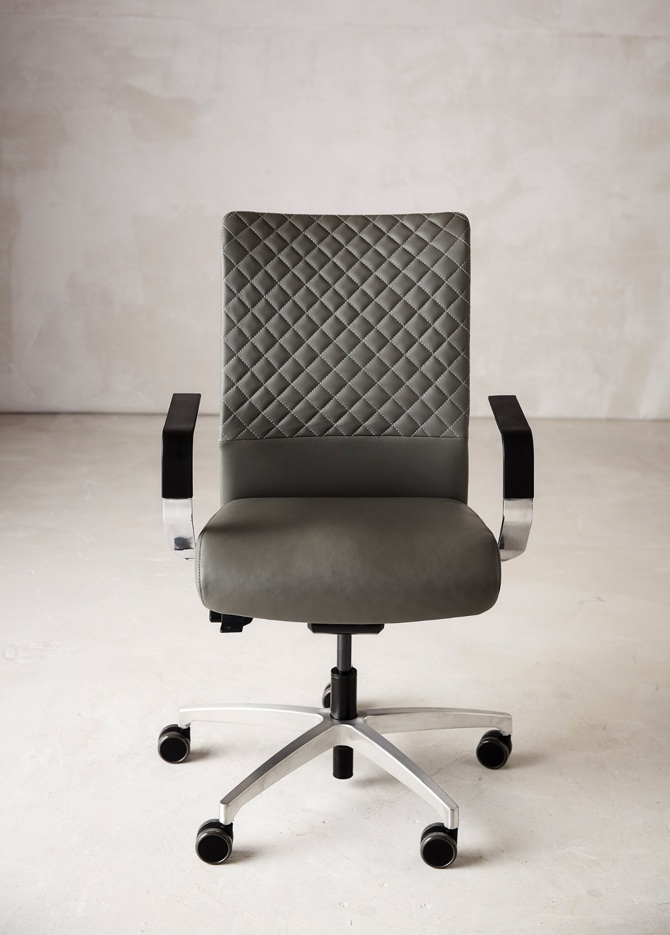 Grey-Parabolic-Chair