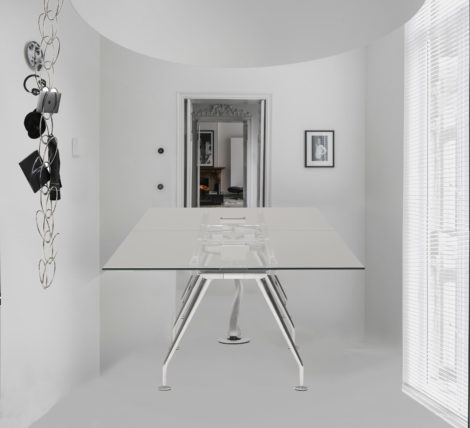 Amazing Clear Vision Glass Table for modern office and home