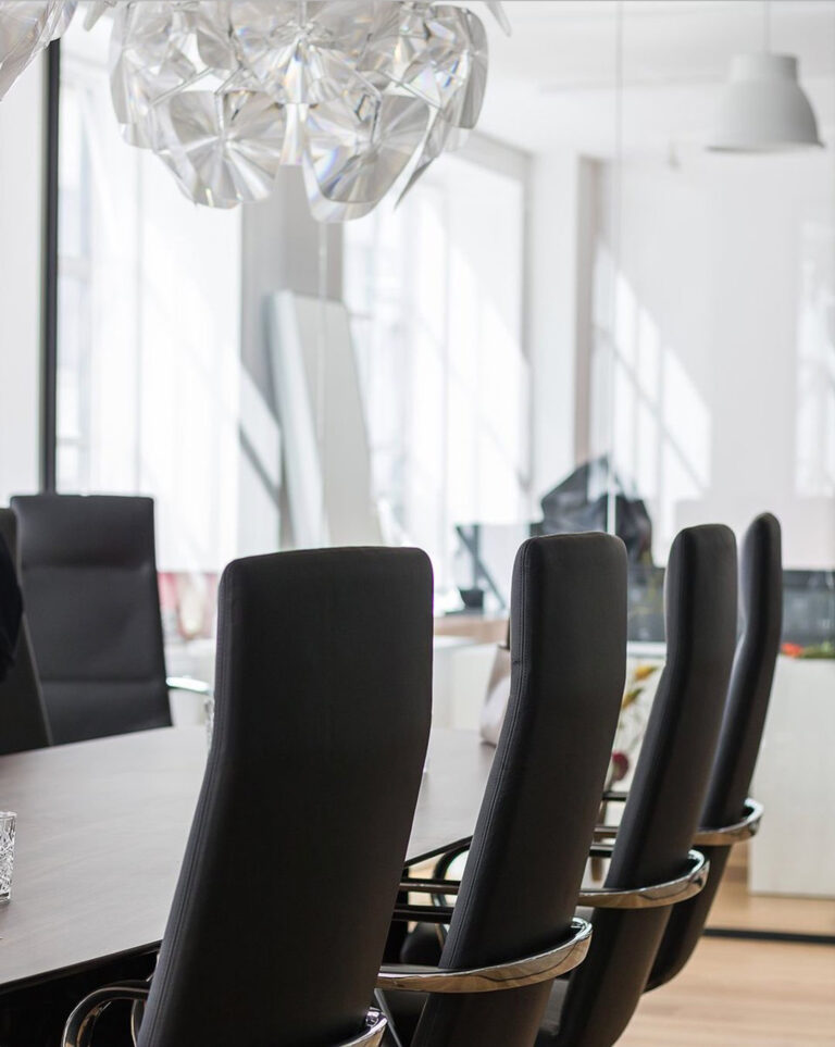 Chromium Alpha Conference Chair