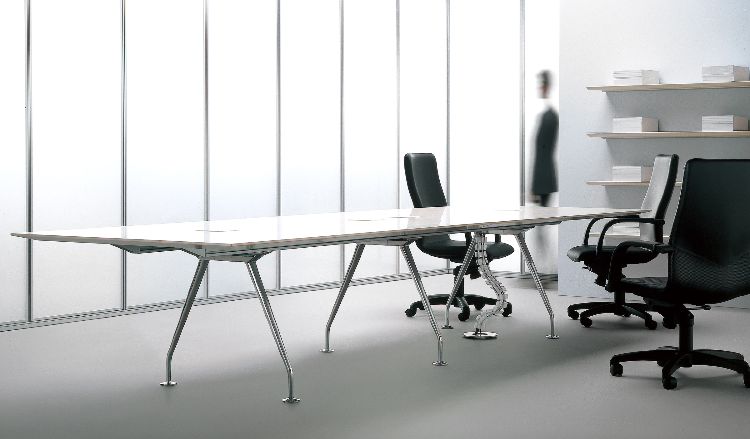White Flight Landing Table - Image 4