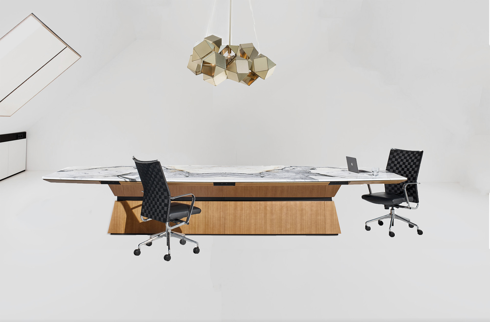 Grand Clipper Table