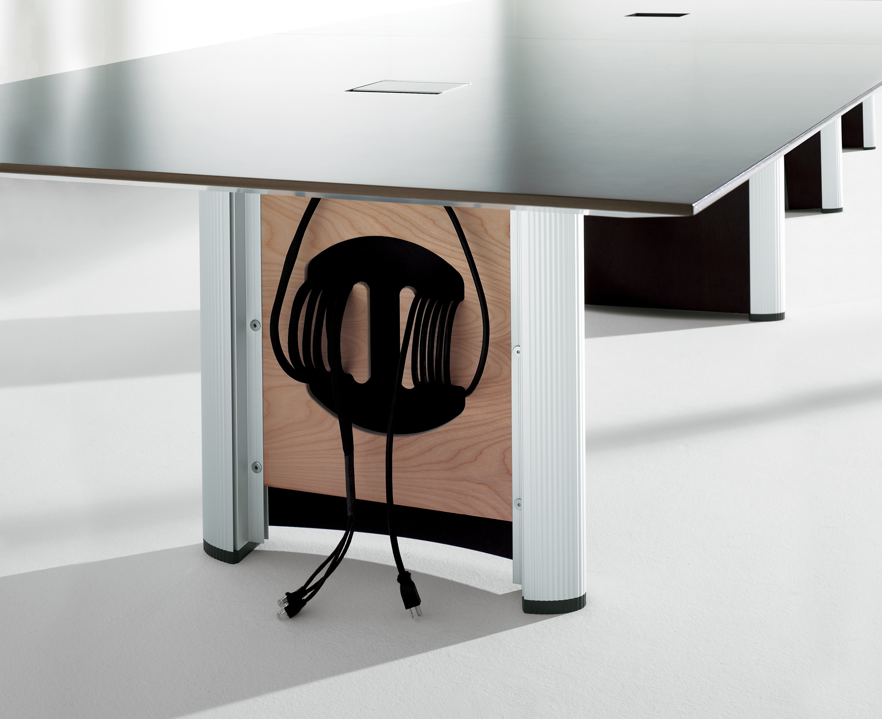 Black Crescendo Table - Image 6